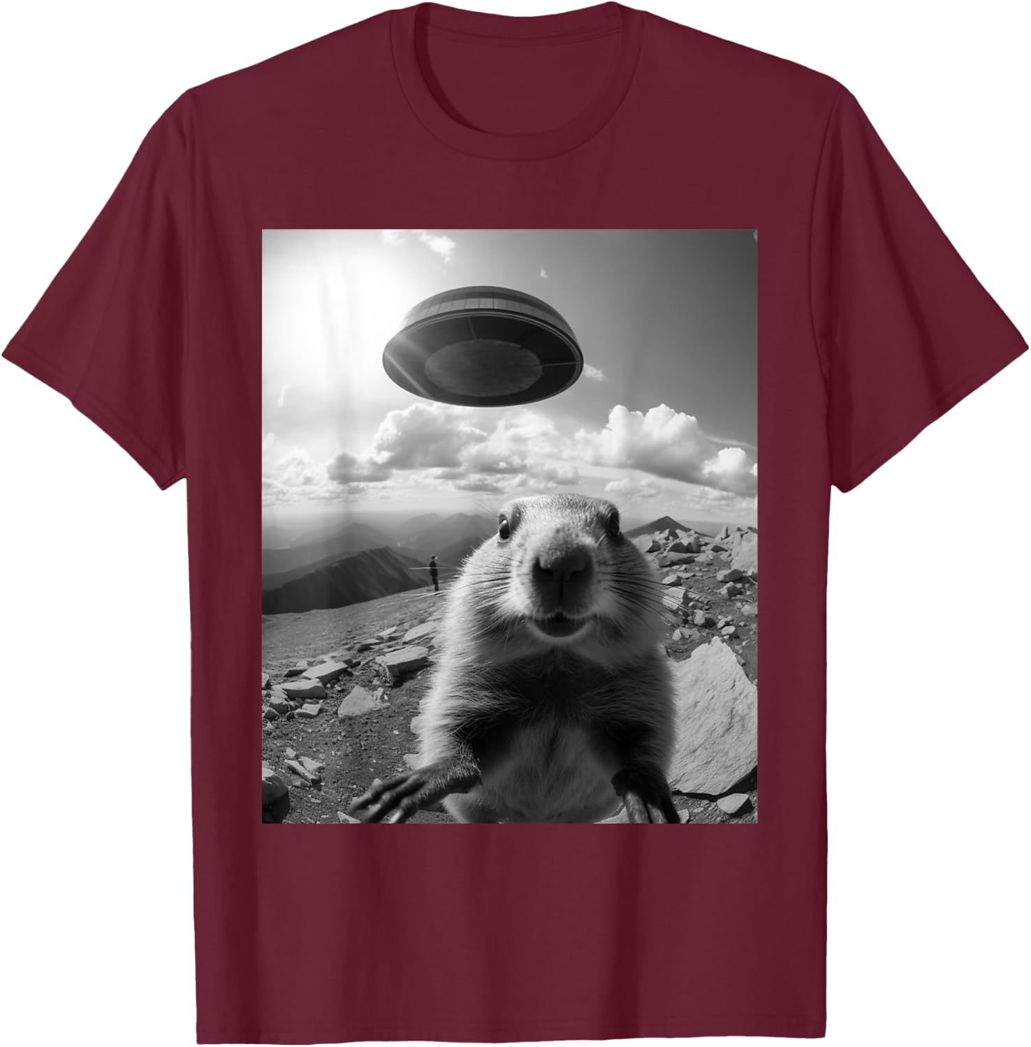 Funny marmot selfie with UFOs, funny ground squirrel T-Shirt - T-Shirt | Maroon