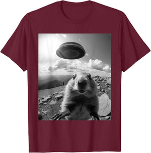 Funny marmot selfie with UFOs, funny ground squirrel T-Shirt - T-Shirt | Maroon