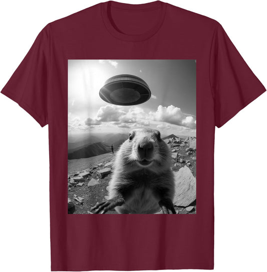 Funny marmot selfie with UFOs, funny ground squirrel T-Shirt - T-Shirt | Maroon