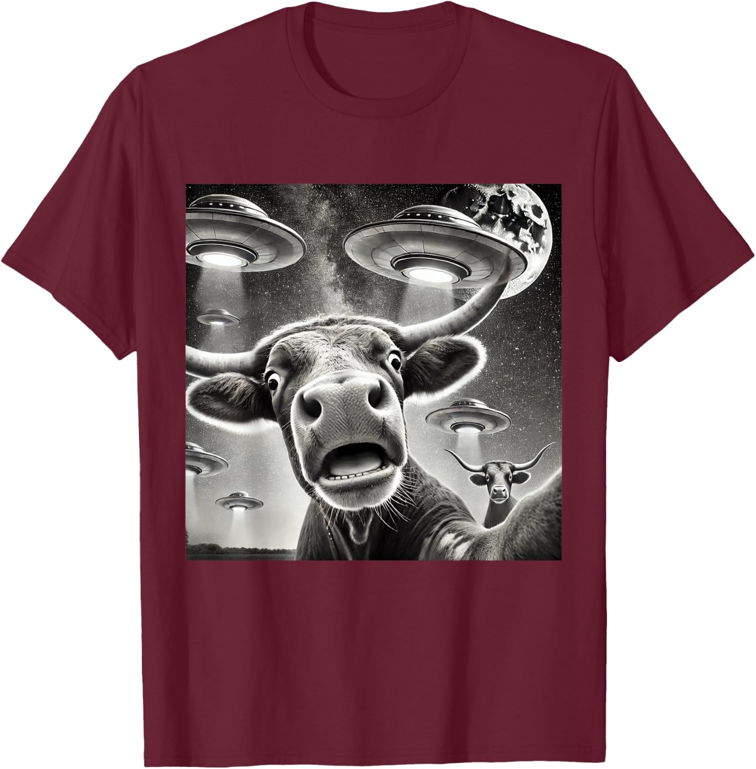 Texas Funny Cow Alien Weird Texas Cow selfie with UFOs T-Shirt - T-Shirt | Maroon