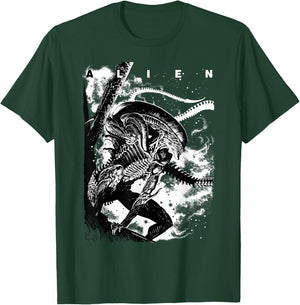 Aliens Iconic Epic Xenomorph in The Dark Big Chest Poster T-Shirt - T-Shirt | Forest