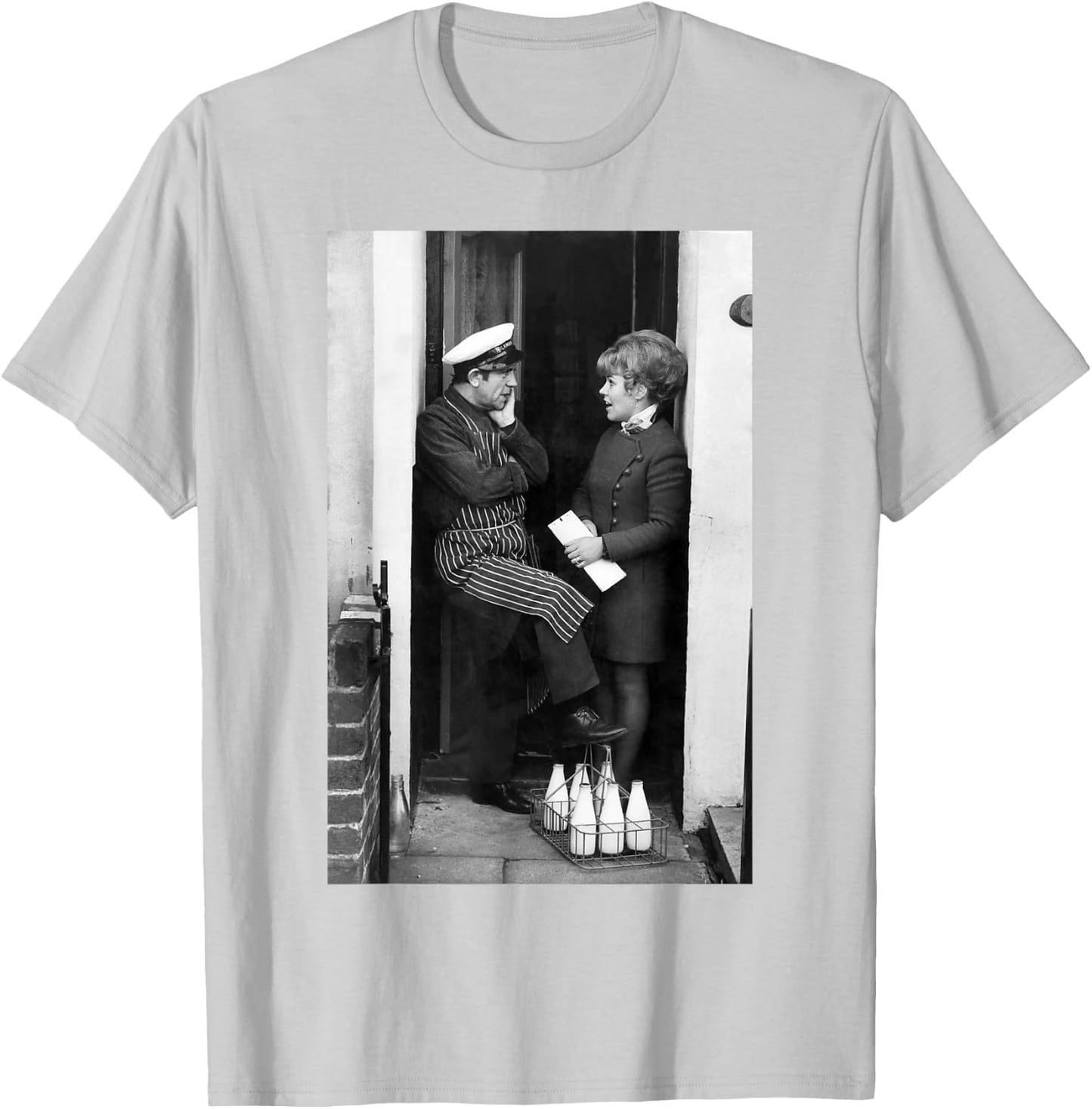 Le comédien Norman Wisdom dans Le rôle de Milkman à Londres 1972 T-Shirt - T-Shirt | Ash