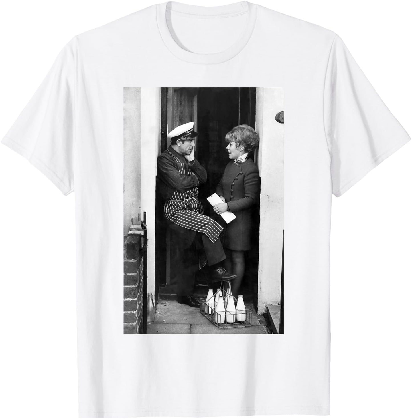 Le comédien Norman Wisdom dans Le rôle de Milkman à Londres 1972 T-Shirt - T-Shirt | White