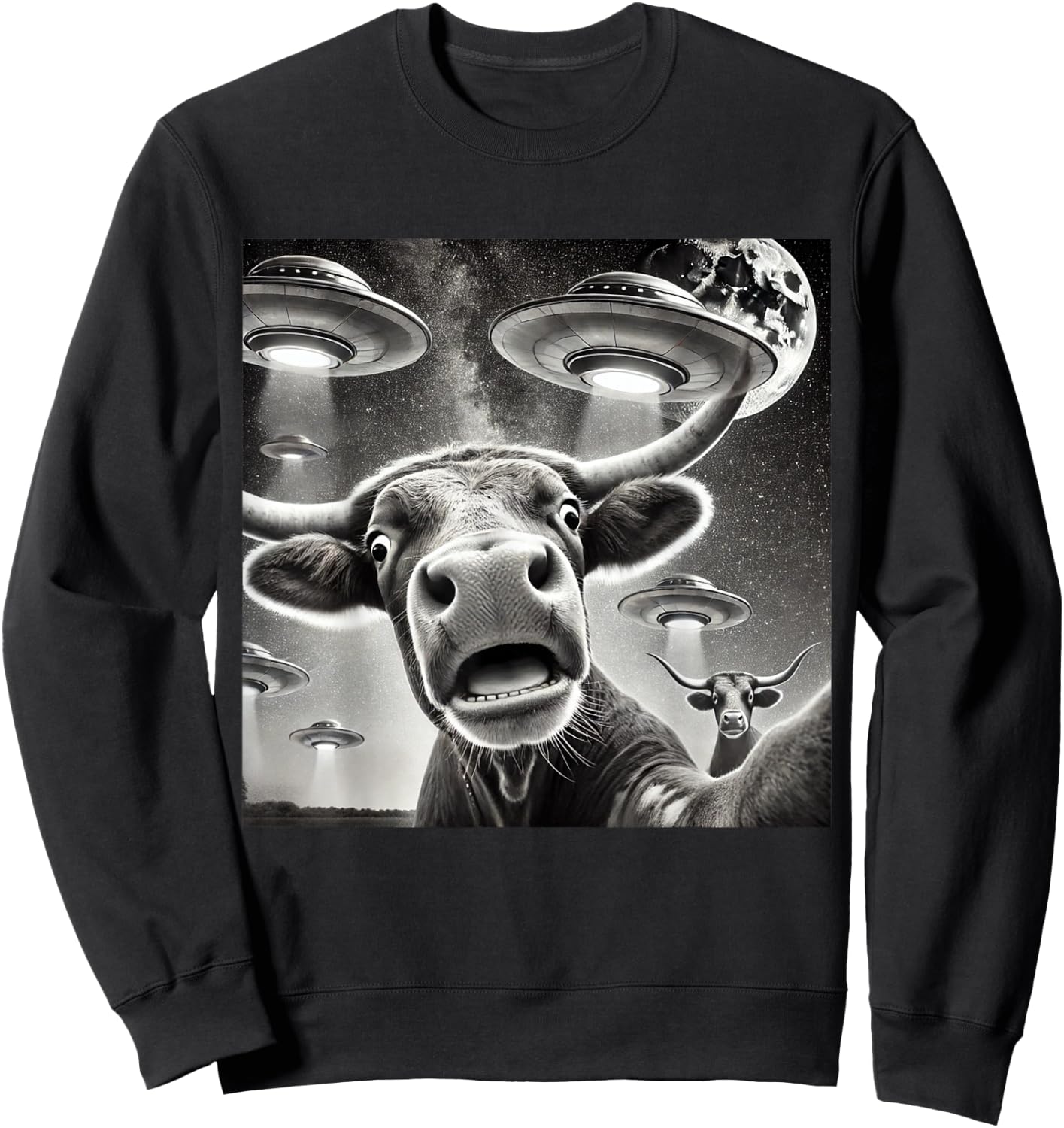 Texas Funny Cow Alien Weird Texas Cow selfie with UFOs Sweatshirt - Sweatshirt | Black