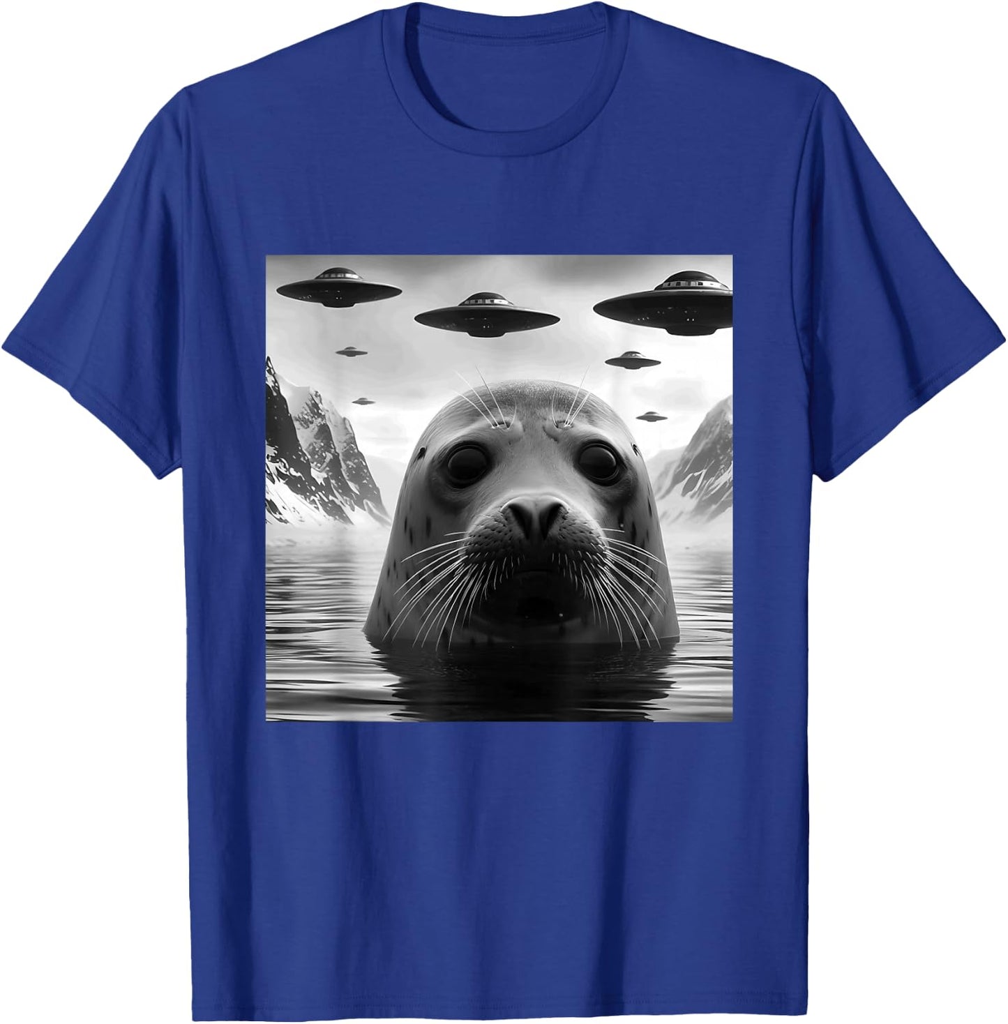 Harp seal Funny Graphic Selfie with UFOs Weird Aliens T-Shirt - T-Shirt | Royal