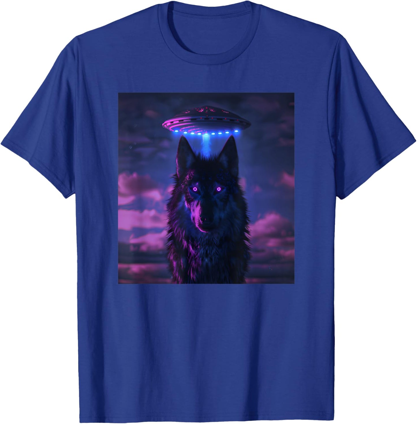 Wolf Selfie with UFO in Nature Women Outdoor Animal T-Shirt - T-Shirt | Royal