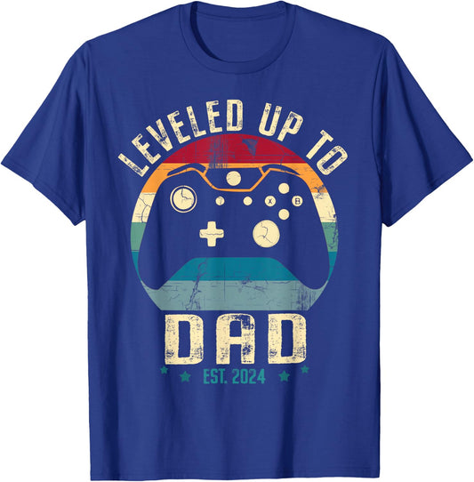 I Leveled Up To Dad 2024 Promoted To Daddy Soon To Be Father T-Shirt - T-Shirt | Royal