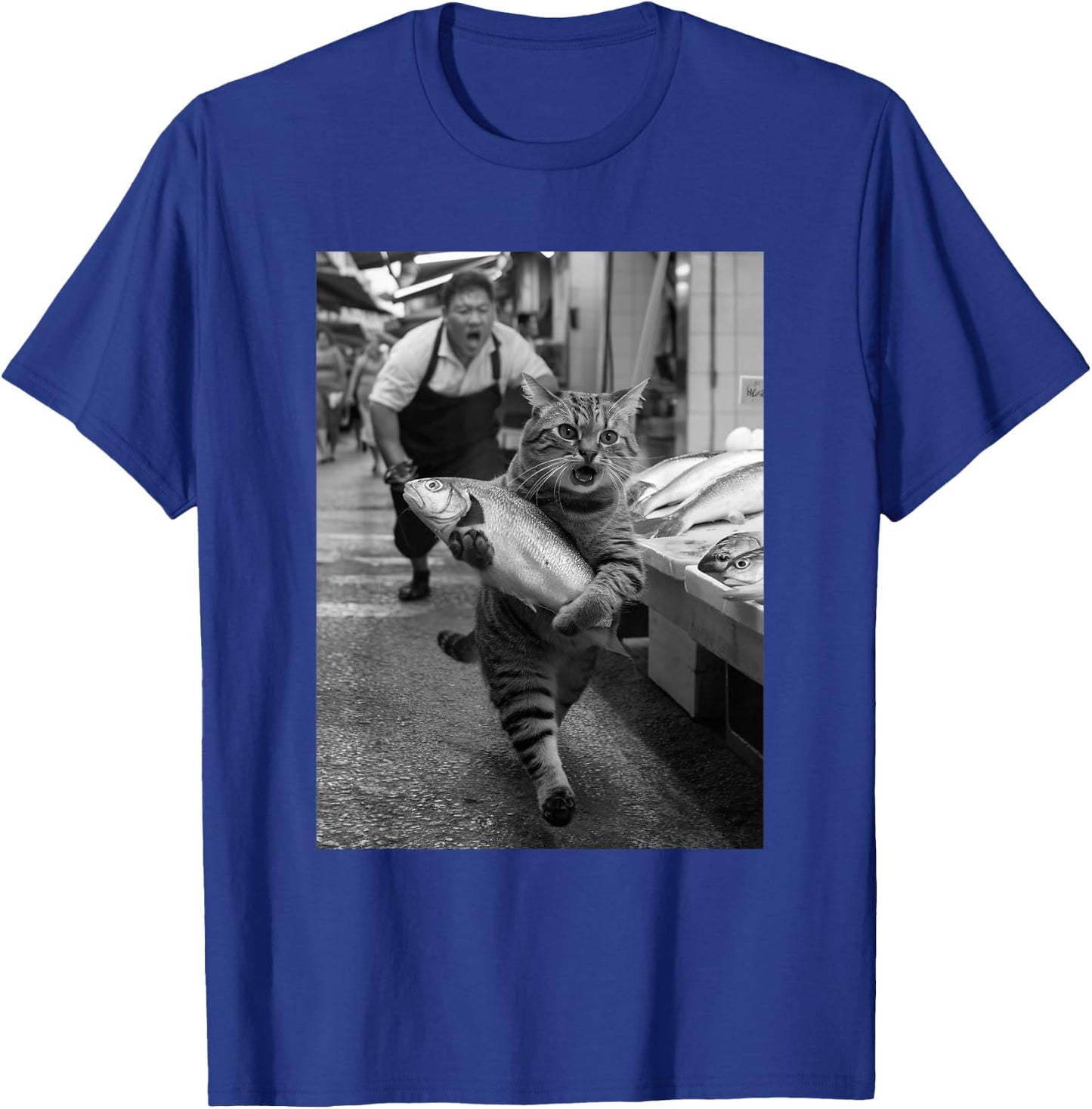 Lustiges schwarz-weißes Meme im Vintage-Stil, Motiv „Katze stiehlt Fischmarkt“ T-Shirt - T-Shirt | Royal