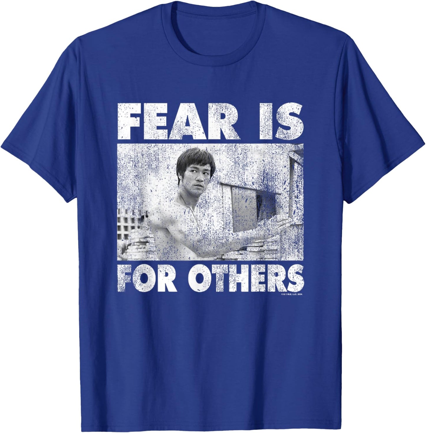 Bruce Lee Fear Is For Others Distressed Shot , Black, S T-Shirt - T-Shirt | Royal