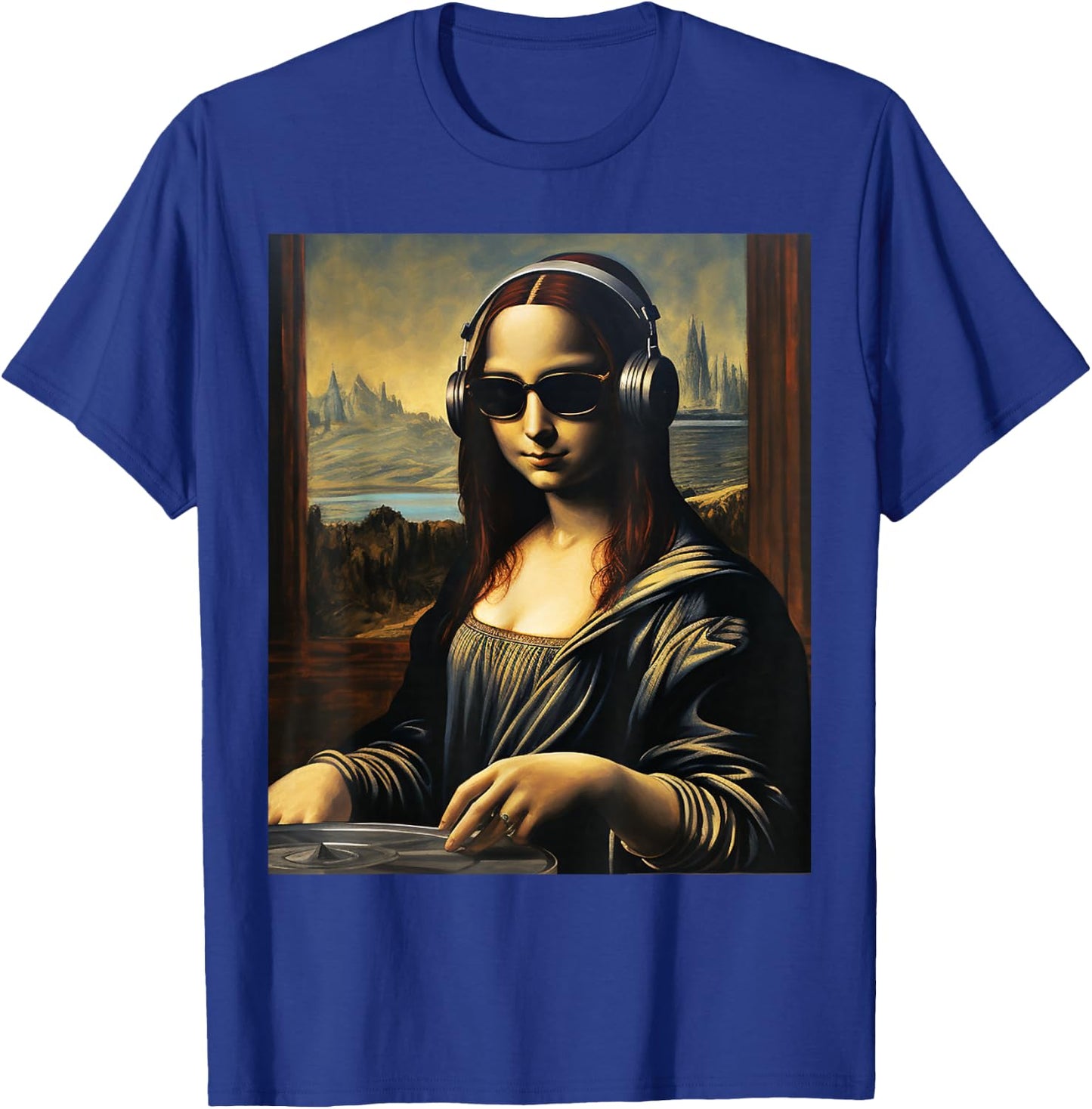 Mona Lisa in DJ | Trending Aesthetic Streetwear , Black, S T-Shirt - T-Shirt | Royal