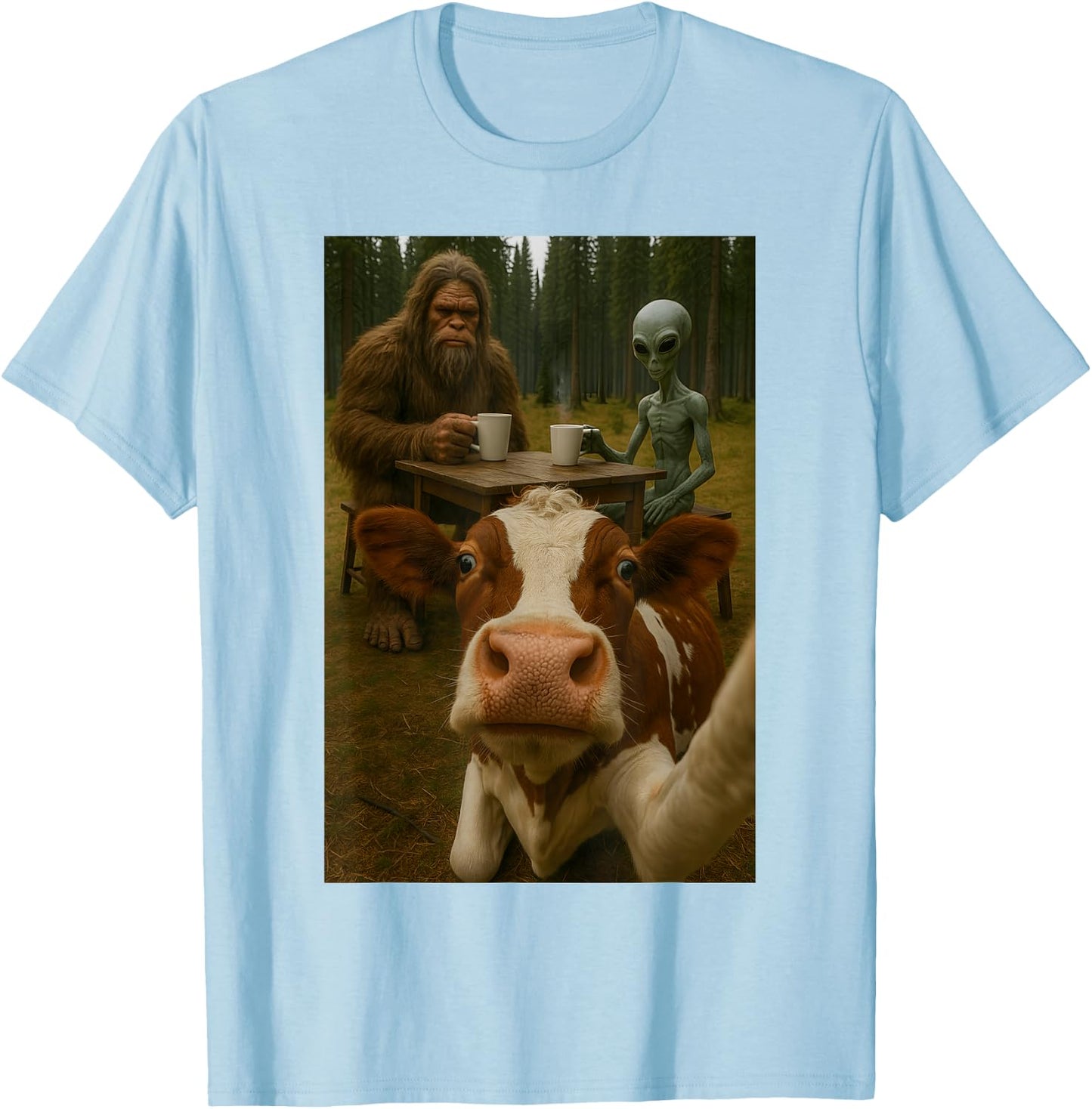 Cow Selfie With Bigfoot Alien T-Shirt - T-Shirt | Light Blue