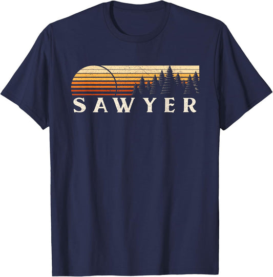 Sawyer, MI Vintage Evergreen Sunset Eighties Retro T-Shirt - T-Shirt | Navy