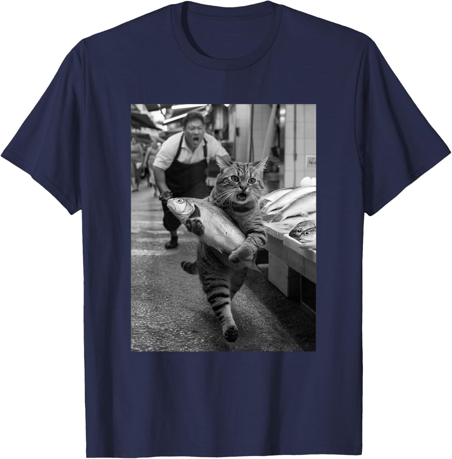 Lustiges schwarz-weißes Meme im Vintage-Stil, Motiv „Katze stiehlt Fischmarkt“ T-Shirt - T-Shirt | Navy
