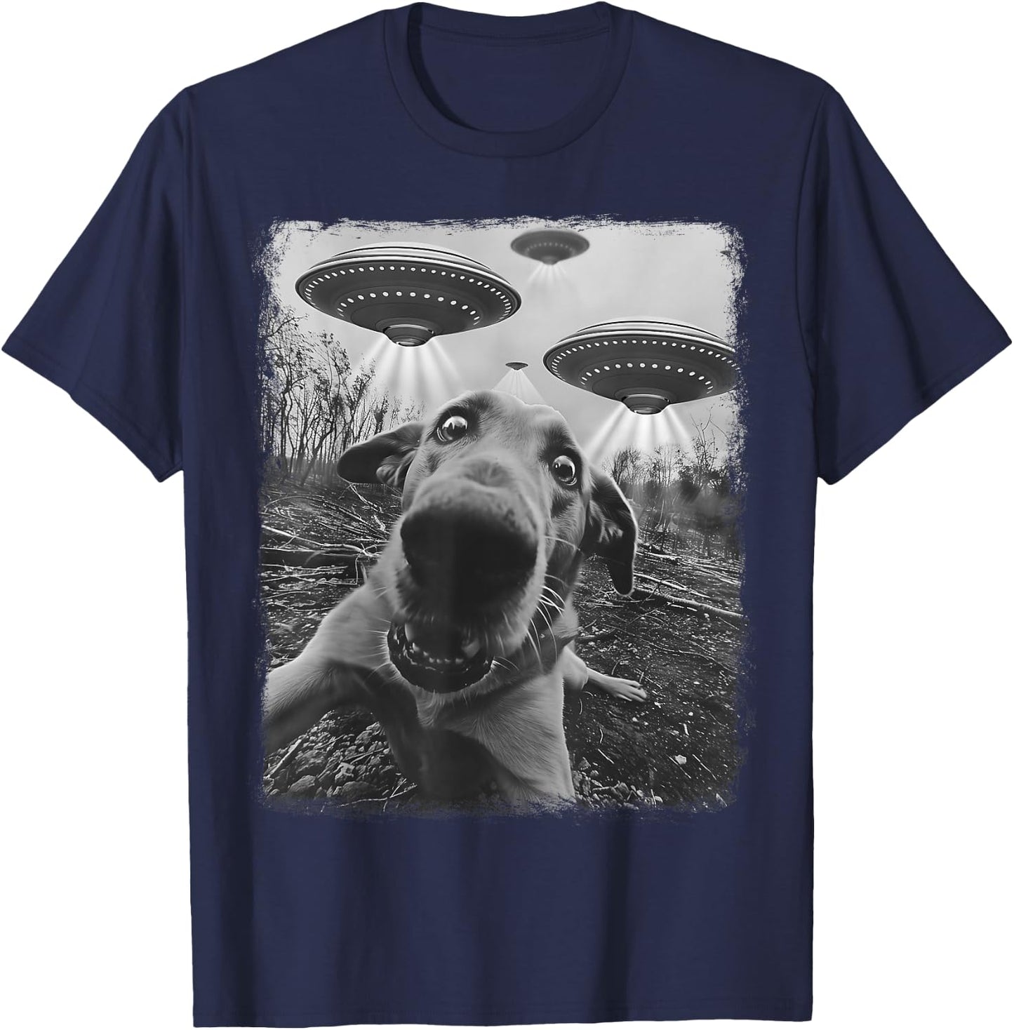 Chesapeake Bay Retriever Dog UFO Alien Extraterrestrial T-Shirt - T-Shirt | Navy