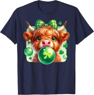 Highland Cow Blowing Bubblegum Celebrate St Patricks Day T-Shirt - T-Shirt | Navy
