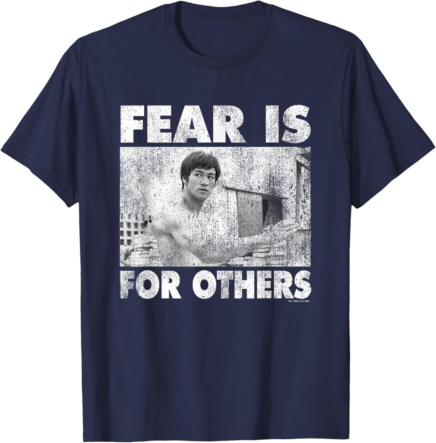 Bruce Lee Fear Is For Others Distressed Shot , Black, S T-Shirt - T-Shirt | Navy