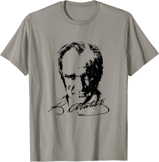 Gazi Mustafa Kemal Atatürk Imza Türkiye Unterschrift Türkei T-Shirt - T-Shirt | Sand