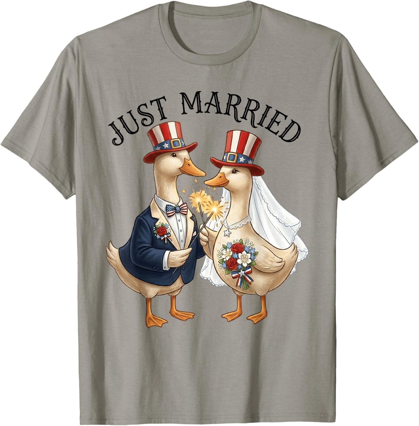 Just Married Patriotic Duck Couple Funny 4th of July Brided T-Shirt - T-Shirt | Sand