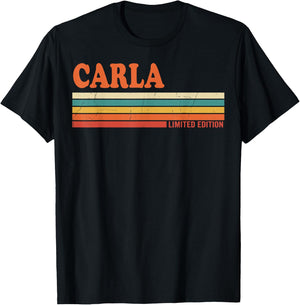 Carla Retro Personalisierte Vornamen Vintage Streifen T-Shirt - T-Shirt | Black