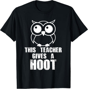 This Teacher Gives A Hoot! Funny Owl Predator Bird T-Shirt - T-Shirt | Black