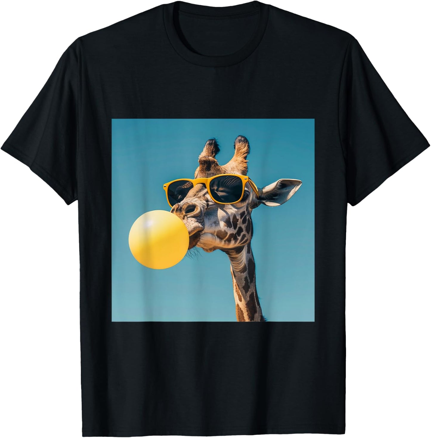Giraffe chewing Yellow gum and Wearing sunglasses T-Shirt - T-Shirt | Black
