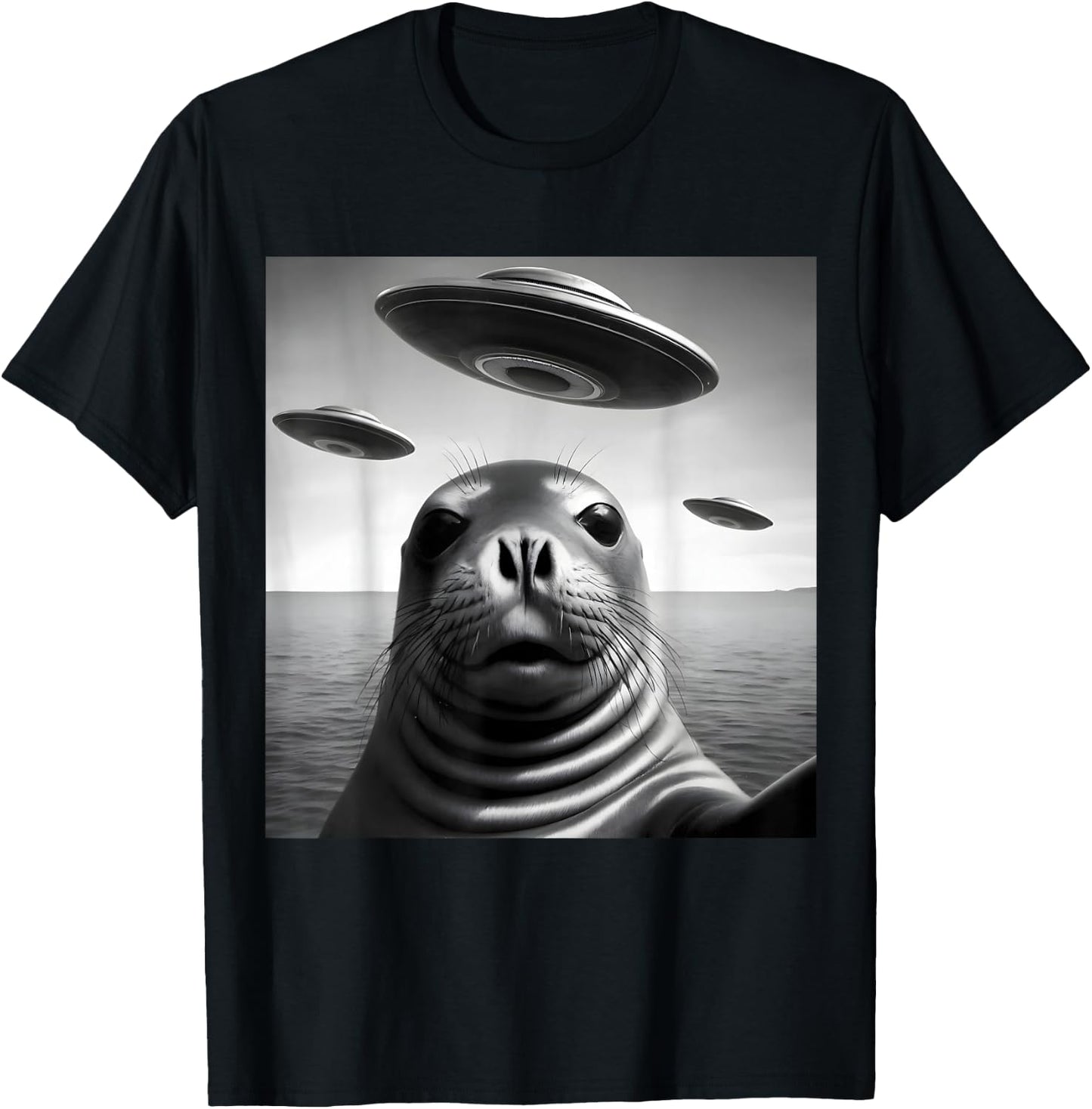 Funny Alien UFO Design Cute Seal Alien Encounter T-Shirt - T-Shirt | Black