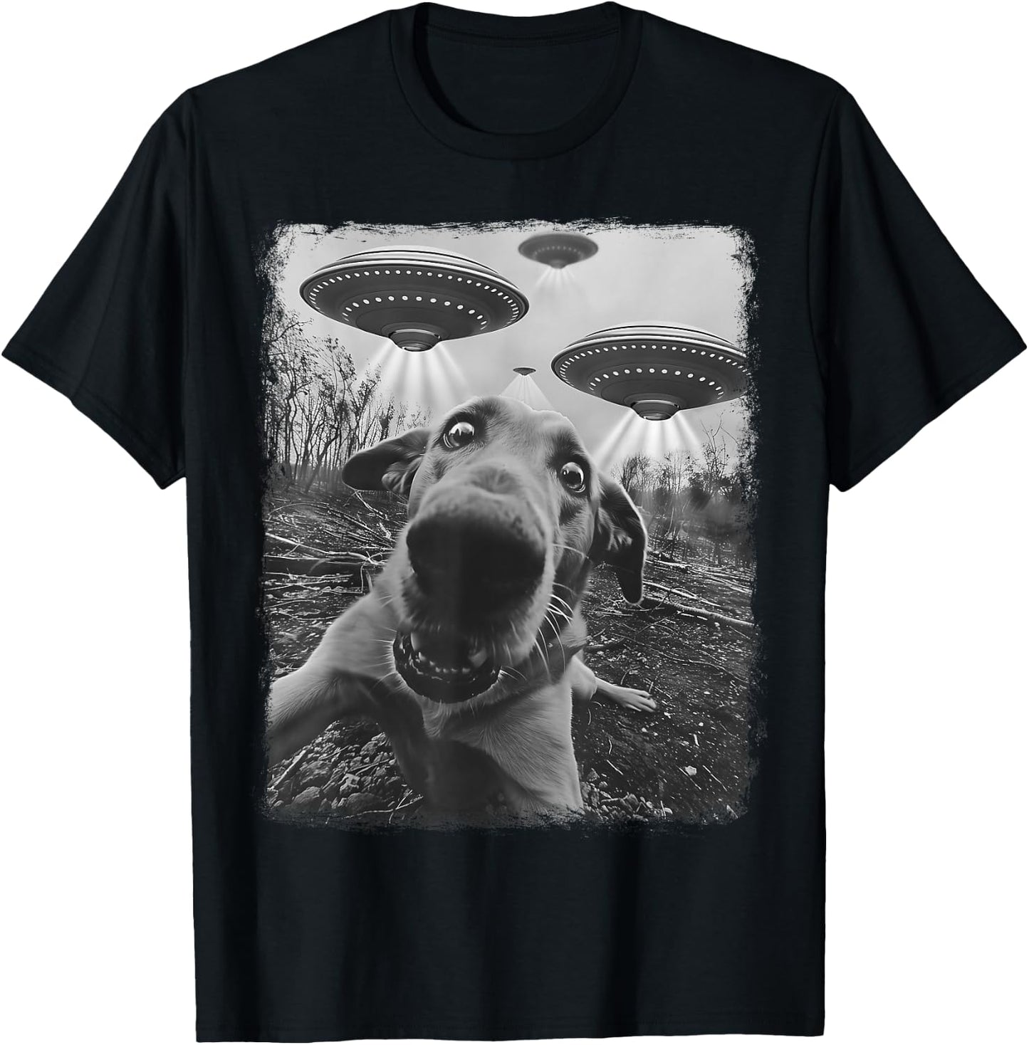 Chesapeake Bay Retriever Dog UFO Alien Extraterrestrial T-Shirt - T-Shirt | Black